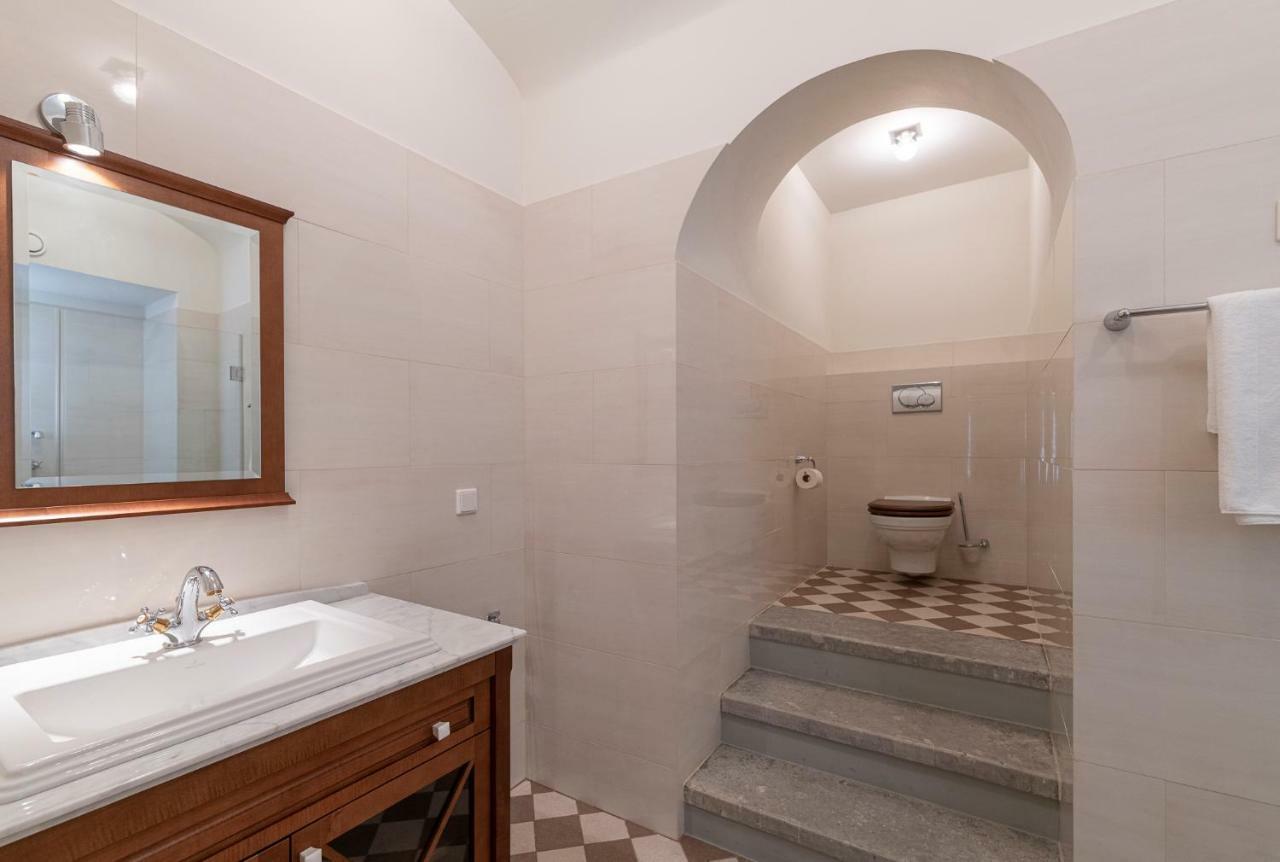 Tallinn Housing 2 Bdr 2 Bathroom With Sauna At Carl Engel Luxury House Exterior photo